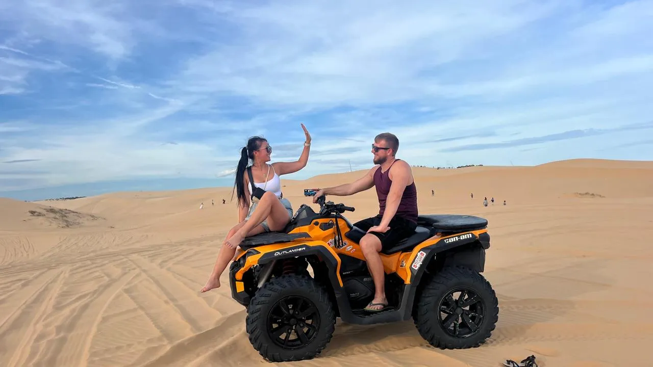 Mui Ne Sand Dunes Jeep Tour with ATV Included